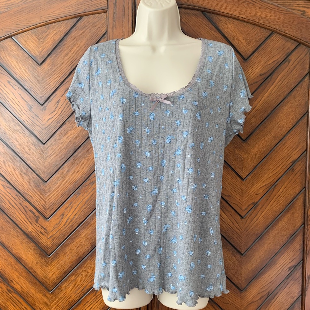 Torrid gray and blue floral print top size 12 large